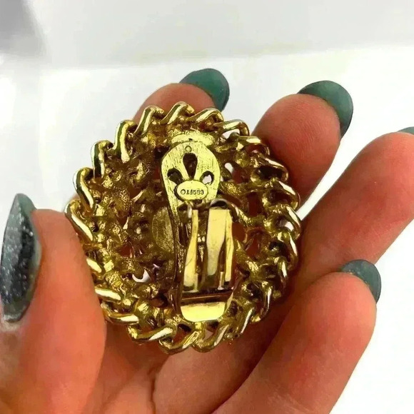 VTG Gold Tone Metal Clip On Earrings CRAFT Signed Rhinestone Center Rope Chain - Picture 10 of 12